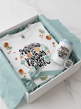 Mom gift set t-shirt, matching keychain and free can cooler sleeve . Great gift